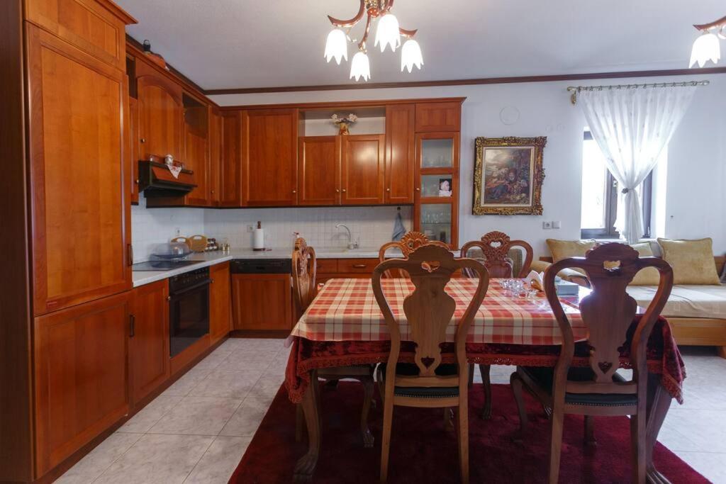 Βίλα Για Όλες Τις Εποχές Του Χρόνου Kozani Exterior photo