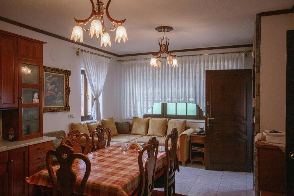 Βίλα Για Όλες Τις Εποχές Του Χρόνου Kozani Exterior photo